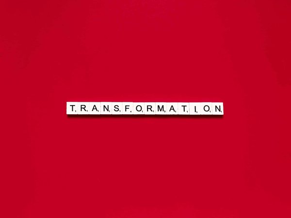 Quelles sont les étapes pour convertir un garage attenant en cuisine d'été?